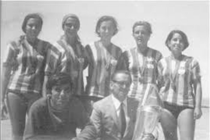 Galatasaray'da uzun yıllar forma giyen, kadın kürek sporunun öncülerinden Ünal Yaman Köprülü hayatını kaybetti