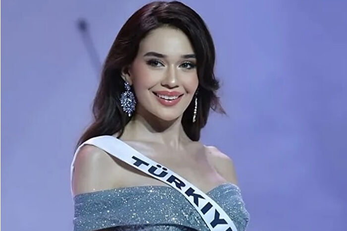 Kainat Güzellik Yarışması’nda Türkiye’yi temsil eden Ceren Arslan’ın lise arkadaşı ünlü oyuncu Afra Saraçoğlu çıktı