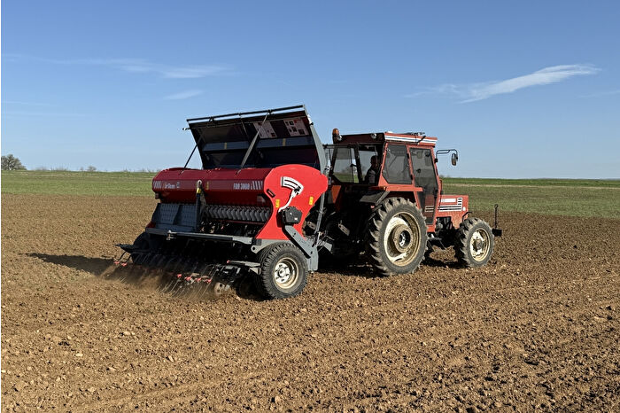 Tekirdağ'da dijital sistemle gelişimi takip edilecek nohudun deneme ekimi yapıldı