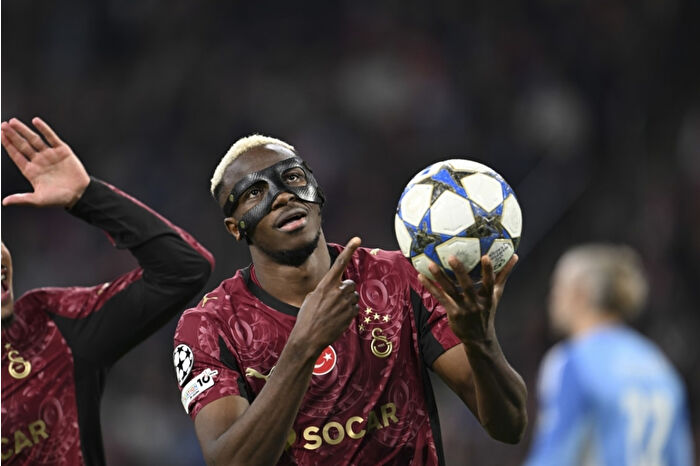 Galatasaray, Fenerbahçe derbisi öncesi Victor Osimhen’in antrenmana katılmasıyla moral buldu
