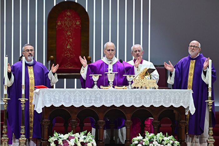 Vatikan Devlet Başkanı Papa 14. Leo, İstanbul'daki Volkswagen Arena'da ayin düzenledi