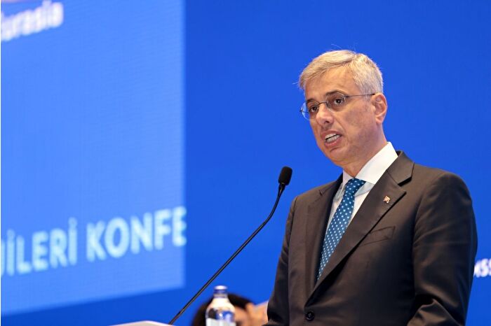 Sağlık Bakanı Kemal Memişoğlu, bir yılda 1000 aile hekimliğinin tamamlanacağını söyledi