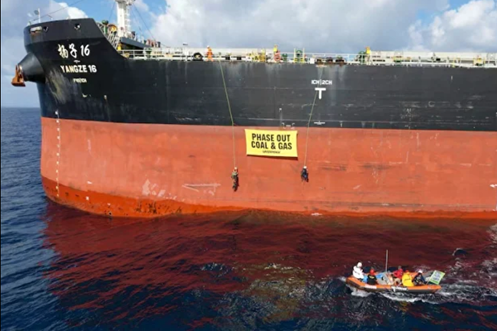 Avustralya'da fosil yakıt karşıtı protesto nedeniyle gemi trafiği durduruldu, 141 kişi gözaltına alındı