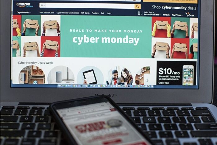 ABD'de tüketiciler 5 günde 44 milyar dolardan fazla harcadı