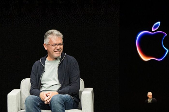 Yapay zeka stratejilerinde rakiplerin gerisinde kalan Apple'ın yapay zeka şefi John Giannandrea istifa etti