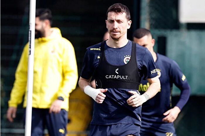 PDFK derbi cezalarını açıkladı, Fenerbahçeli futbolcu Mert Hakan Yandaş'a 3 maç men cezası verildi