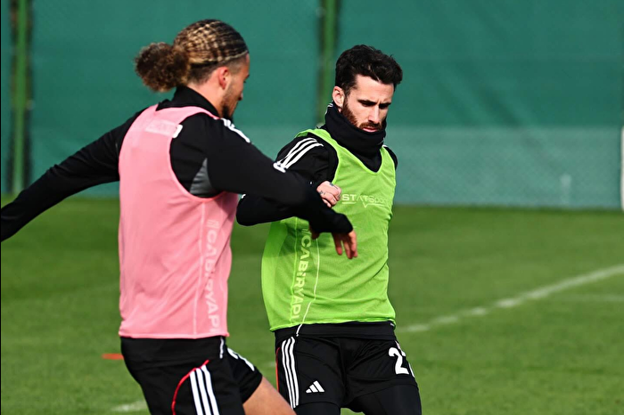 Beşiktaş'ta Rafa Silva takımla birlikte çalışmalara döndü