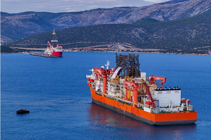 Enerji ve Tabii Kaynaklar Bakanı Alpaslan Bayraktar, 6'ncı sondaj gemisinin Karadeniz'de görev yapacağını bildirdi