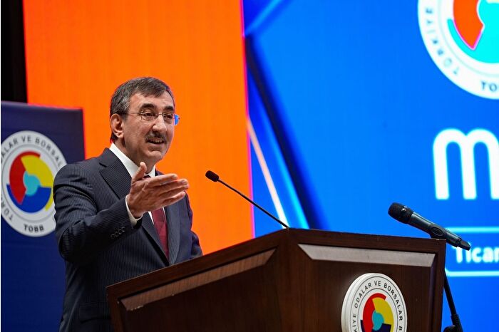 Cumhurbaşkanı Yardımcısı Cevdet Yılmaz, finansal piyasalarda maliyetlerin düştüğü bir döneme doğru gidildiğini söyledi