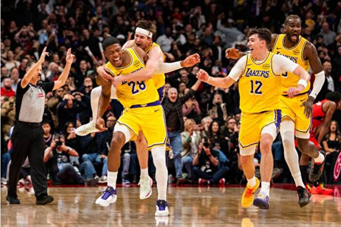 LeBron James’in 1297 maçlık çift haneli sayı serisi Toronto deplasmanında sona erdi