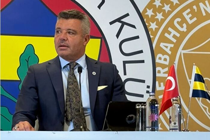 Fenerbahçe Başkanı Sadettin Saran, Galatasaray-Samsunspor maçı sonrası Türkiye Futbol Federasyonu'ndan acil toplantı talep etti