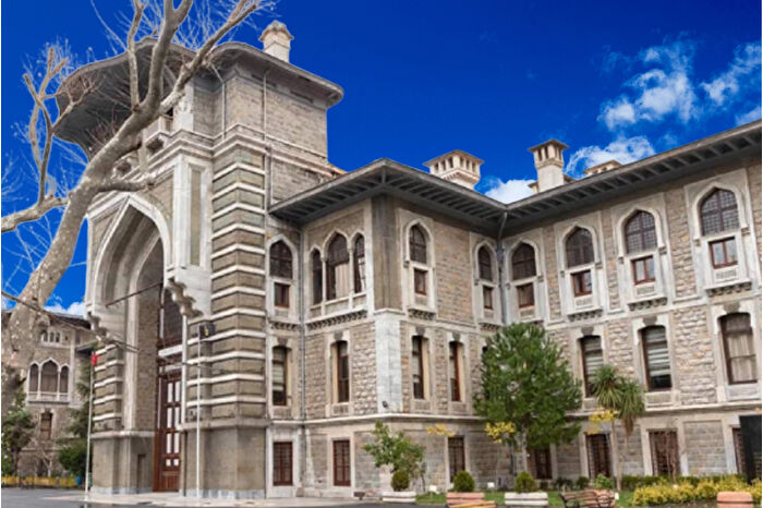 Darp iddiasıyla gündem olan İstanbul Erkek Lisesi bu kez tecavüz söylemleriyle karşı karşıya