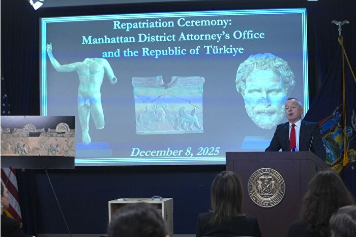 ABD 8 milyon dolar değerindeki 41 tarihi eseri Türkiye’ye iade etti