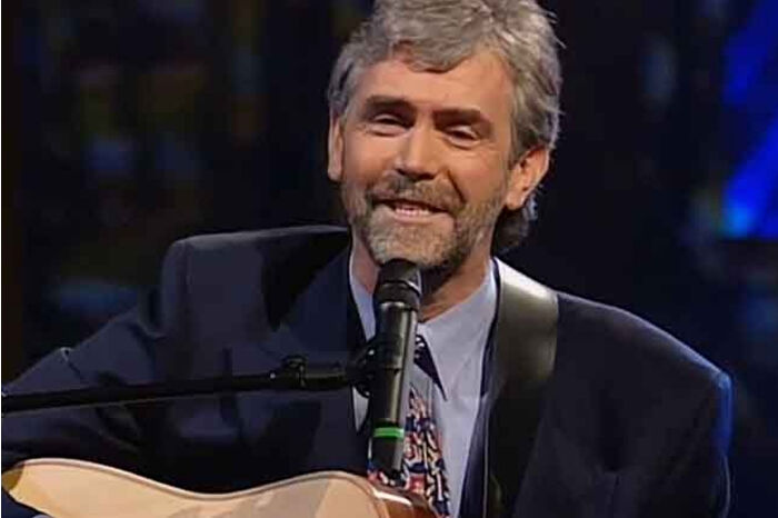 1994 Eurovision birincisi McGettigan da İsrail'in yarışmaya katılmasına tepki olarak ödülünü iade edeceğini duyurdu