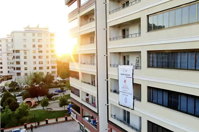 Çevre Şehircilik ve İklim Değişikliği Bakanı Murat Kurum'dan Yerinde Dönüşüm Projesi'yle yapımı tamamlanan sosyal konutlara ilişkin paylaşım