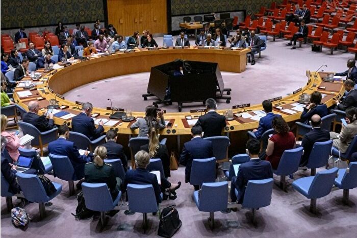 AB, Rusya kaynaklı hibrit tehditler, bilgi manipülasyonu ve siber saldırılar nedeniyle 12 kişi ve 2 kuruluşa yaptırım uyguladı