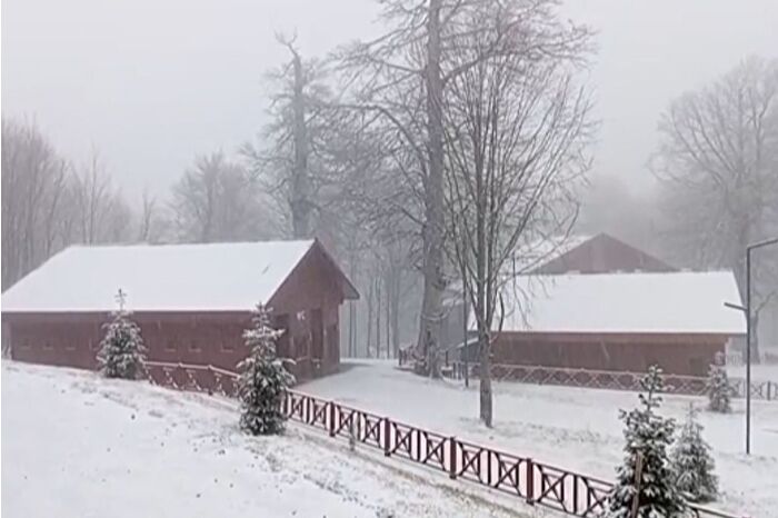 Kocaeli, Karabük ve Bolu’da yüksek kesimler kara büründü