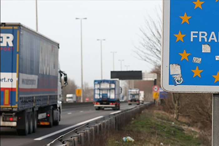 AB sınırda karbon vergisinin kapsamını otomobil parçaları ve çamaşır makinelerini de içerecek biçimde genişletiyor