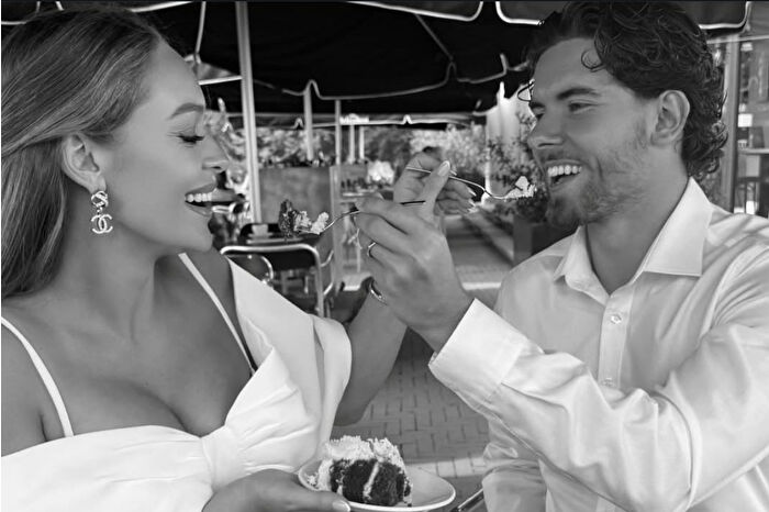 Premier Lig yıldızı Ferdi Kadıoğlu, uzun süredir birlikte olduğu Sera Vrij ile sade bir törenle dünyaevine girdi