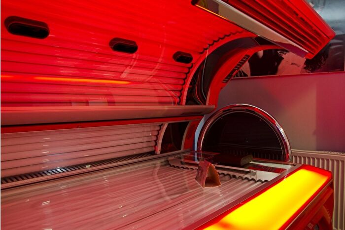 Solaryum kullanımının cilt kanseri türü olan melanom riskini artırdığı ortaya çıktı