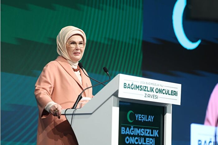 Emine Erdoğan'dan Türkiye Yeşilay Cemiyeti tarafından düzenlenen Bağımsızlık Öncüleri Zirvesine ilişkin paylaşım