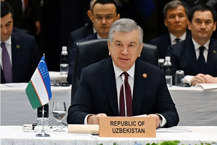 Özbekistan Cumhurbaşkanı Şevket Mirziyoyev, Orta Asya ile Japonya arasında yeni bir işbirliği sayfası açılacağını söyledi