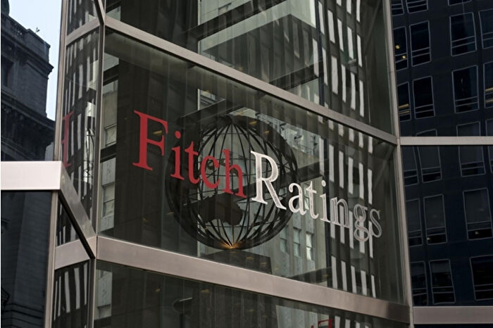 Fitch Ukraynanın uzun vadeli kredi notunu sınırlı temerrütten CCC’ye yükseltti