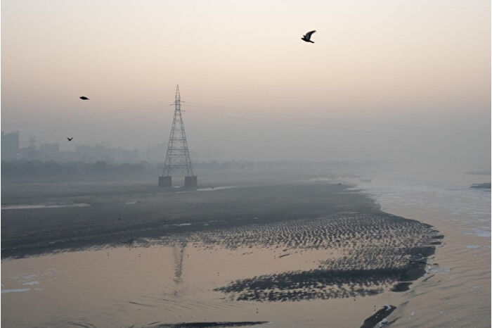 Hindistan'da hava kirliliğinden dolayı uçaklar havalanamadı