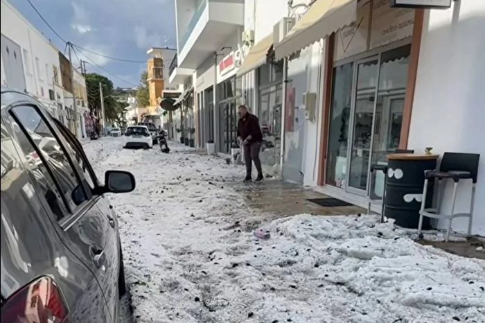 Komşudaki adada 70 yıl sonra bir ilk; dolu ve kar fırtınası vurdu