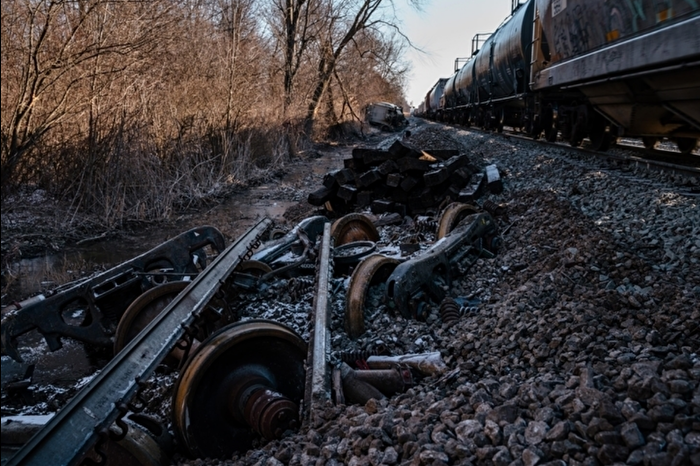 Meksika'da yolcu treninin raydan çıkması sonucu 13 kişi öldü, 98 kişi yaralandı