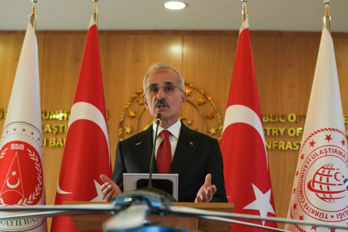 Bakan Uraloğlu, Ramazan Bayramı tatilinde otoyollar ve köprülerin ücretsiz olacağını söyledi