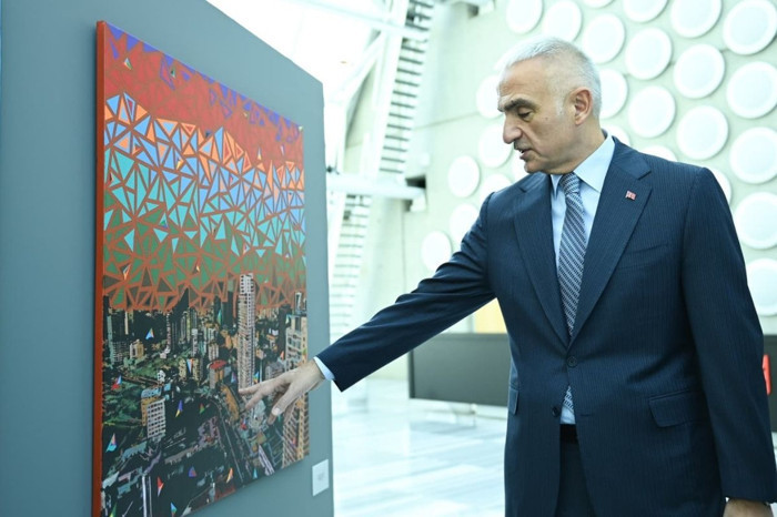 Cumhuriyetin Başkenti Ankara’nın hafızasını yansıtan 24 eser sanatseverlerle buluştu