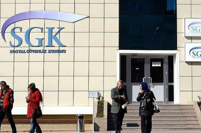 SGK, 'sahte bayram ikramiyesi mesaj'larına karşı vatandaşları uyardı