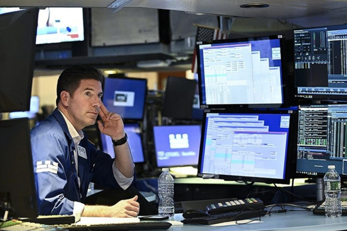 Küresel piyasalar Orta Doğu'daki gerilimin artmasıyla haftaya satış baskıyla başladı