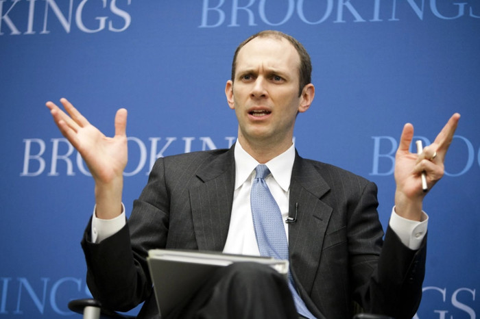 Chicago Fed Başkanı Goolsbee, savaşın seyrine göre faiz indiriminin de artışının da gündemde olduğunu açıkladı