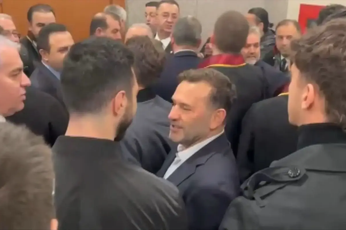 Galatasaray teknik direktörü Okan Buruk ve yöneticiler, Metehan Baltacı'nın yargılandığı bahis davasını izlemek için adliyede