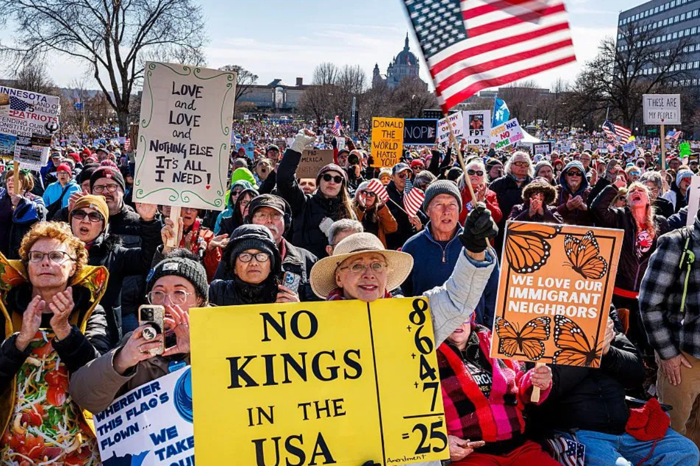 Donald Trump yönetimine tepki büyüdü, ABD ve dünyanın birçok kentinde 'Kral Yok' protestoları düzenlendi