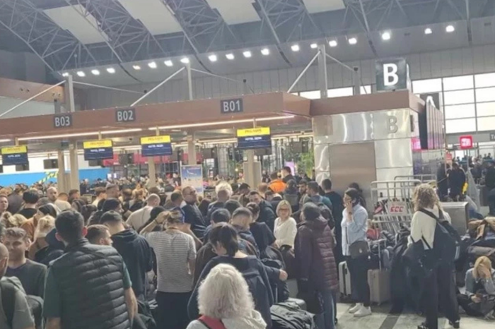 Olumsuz hava şartları nedeniyle Sabiha Gökçen Havalimanı'nda 127 sefer iptal edildi