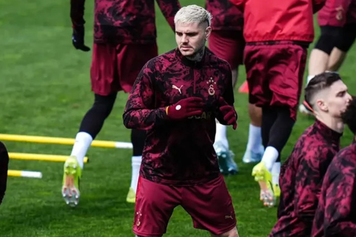 Okan Buruk, Süper Lig’in 28’inci haftasında Trabzonspor karşısında Osimhen’in yokluğunda Icardi’yi sahada görmeyi planlıyor