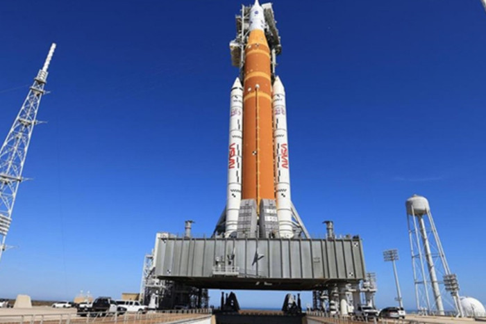 NASA'nın Artemis II mürettebatı uzay aracındaki tuvalette arıza olduğunu bildirdi