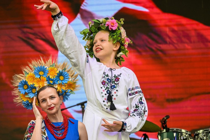 Adana'da 14'üncü Uluslararası Portakal Çiçeği Karnavalı sürüyor