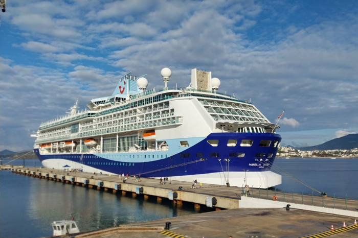 Malta bayraklı 264 metre boyundaki Marella Discovery çoğunluğu İngiliz 1917 yolcusuyla bugün Bodrum'a geldi