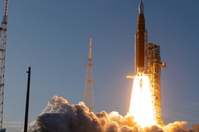 NASA’nın Artemis ıı görevi kapsamında mürettebat, Ay’ın yer çekiminin baskın hale geldiği etki alanına girdi