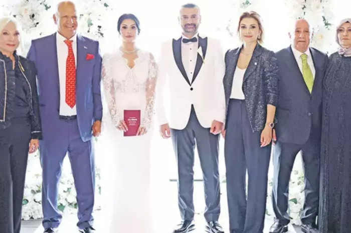 OPET’in sahibi Fikret Öztürk ve eşi Nurten Öztürk 20 yıllık aşkın şahidi oldu