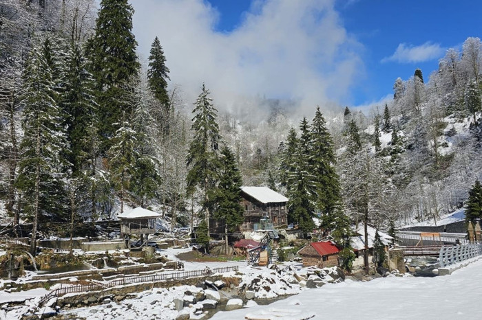 Ayder Yaylası beyaza büründü