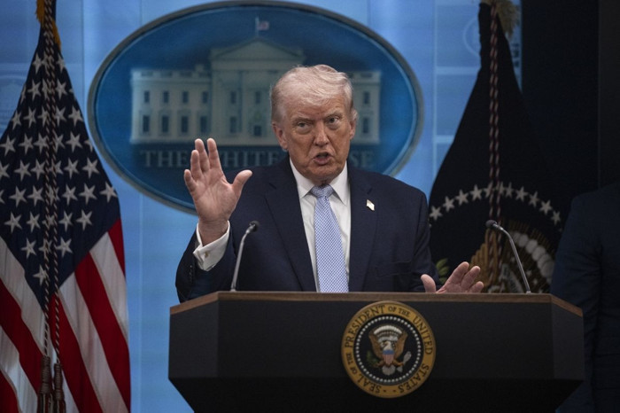 Trump'tan İran'a Hürmüz Boğazı'ndan geçen tankerler için ücret çağrısı