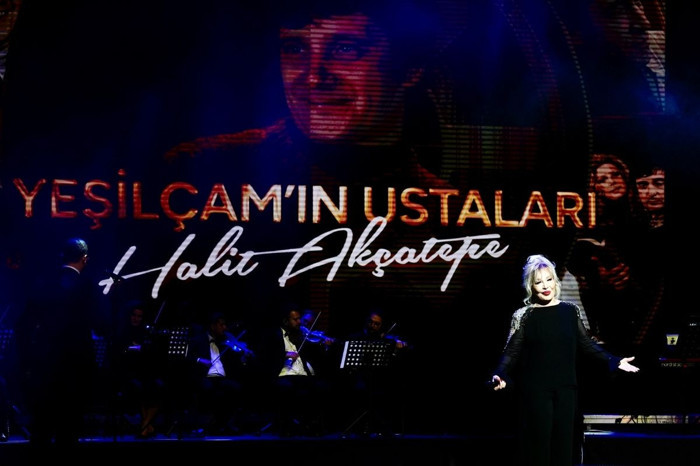 Ünlü isimler Halit Akçatepe'yi anma programına katıldı