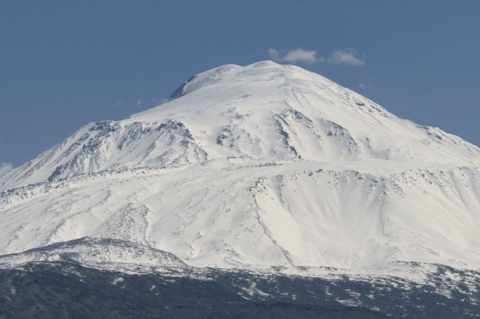 Ağrı Dağı yeniden bembeyaz