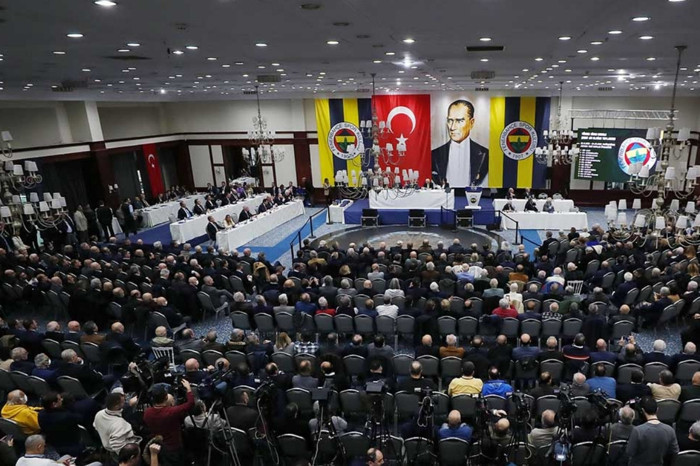 Fenerbahçe Yüksek Divan Kurulu’nda Şekip Mosturoğlu’ndan sert mesaj