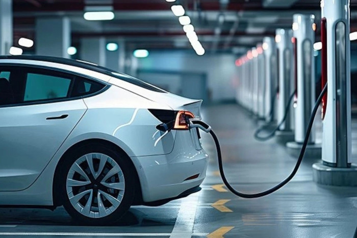 İsrail ve ABD’nin İran’a saldırısıyla yükselen akaryakıt fiyatları Avrupa’da elektrikli araç talebini hızla artırdı